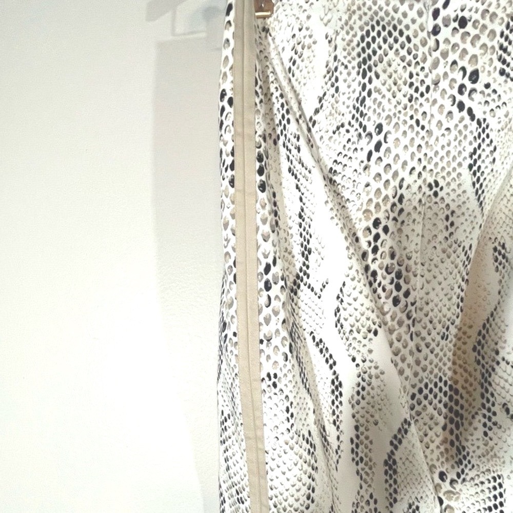 White House Black Market Snakeskin Print Pencil‎ Skirt 4 White Gray - Picture 4 of 8